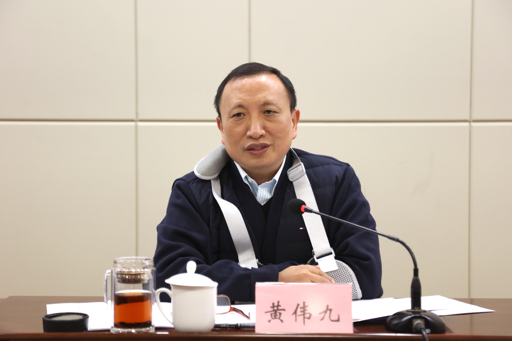 uZaj_1763120889174065104.jpg 30BE7F0C593C820D60C586A73D555218.jpg