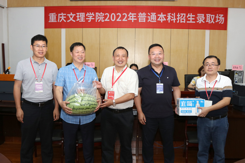 ukCi_1658054270341055679.jpg 20220715zslqdc3.jpg