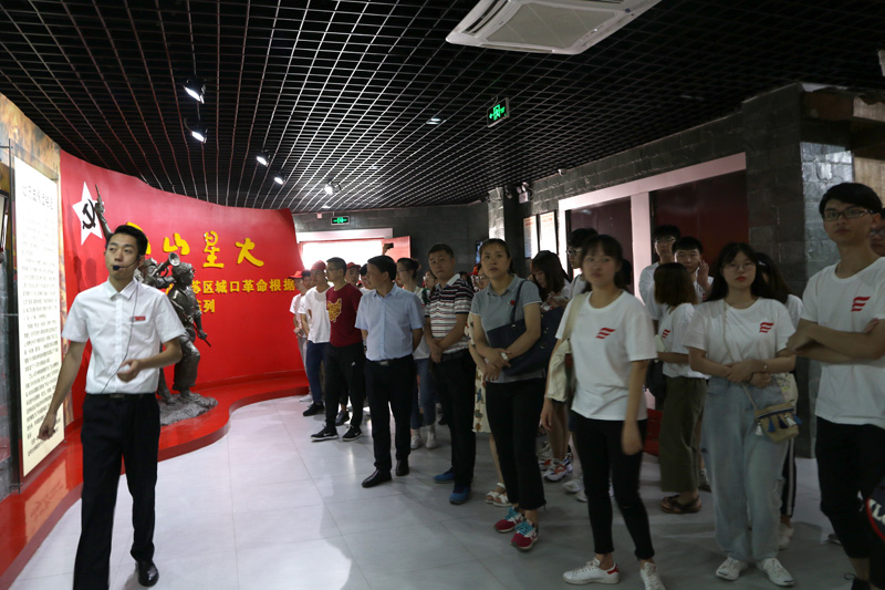 1532074996869037476.jpg 20180718dzdqsxx5.jpg