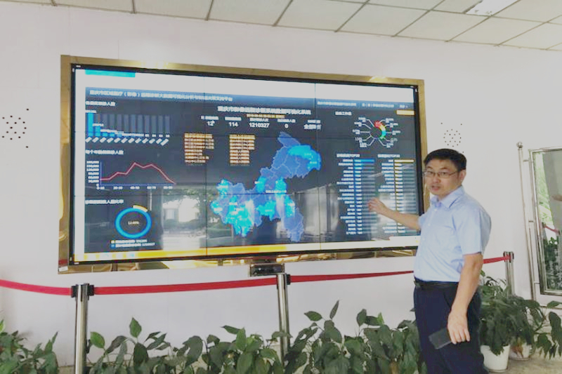 1534823161896056671.jpg 重庆时报采访beat365科技成果.jpg