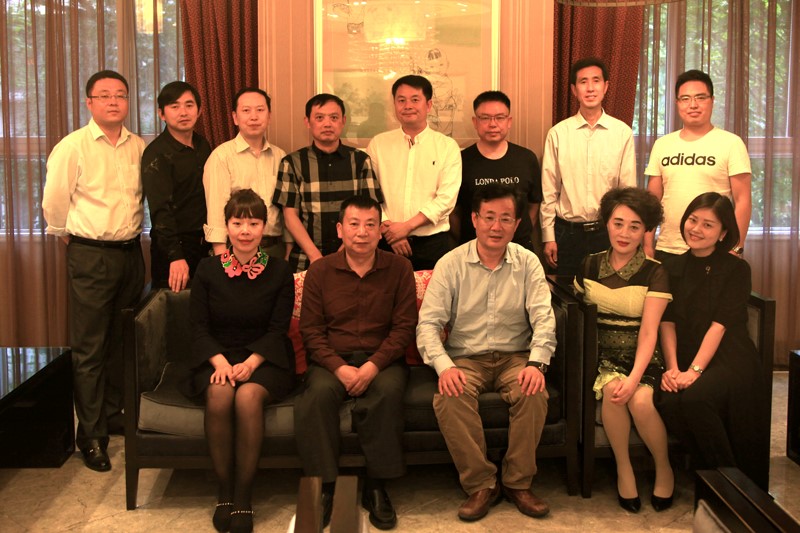 1524902095008024975.jpg 4.jpg